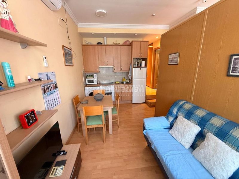 Foto 9acf4cd0-0a33-4430-a0da-f00545d7c81f. Estudi a Aluche Madrid