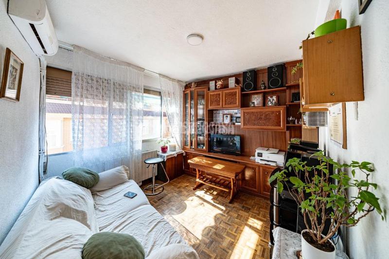 Foto 3f3427f1-6607-4f14-b96d-a21683c03cee. Pis a Valdeacederas Madrid