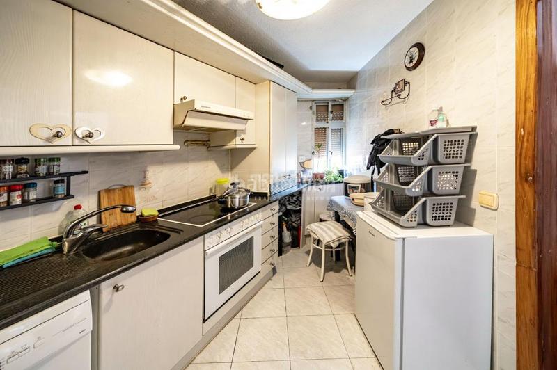 Foto 40e79191-60d9-4deb-b641-03f0d7a7dde3. Pis a Valdeacederas Madrid