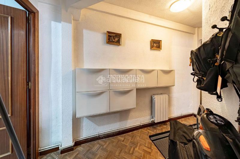 Foto 4f0a5bc1-f813-4146-9e37-a014a4f534e9. Pis a Valdeacederas Madrid