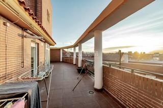 Dúplex  N/a. Piso en venta en madrid