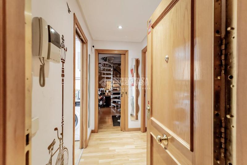 Foto 6ca327a4-0967-47ed-8d66-1667cd4aa97e. Dúplex piso en venta en Berruguete Madrid