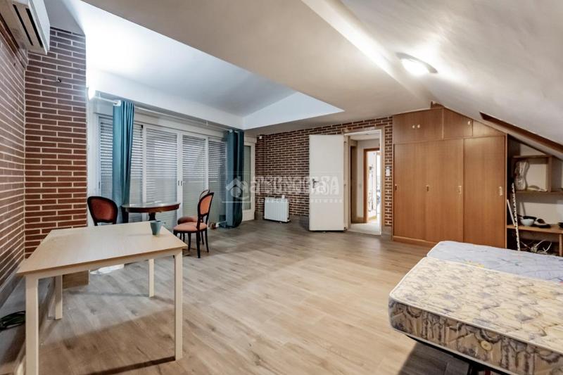 Foto 83815a55-e622-4ae9-8f91-f8759f010ae5. Dúplex piso en venta en Berruguete Madrid