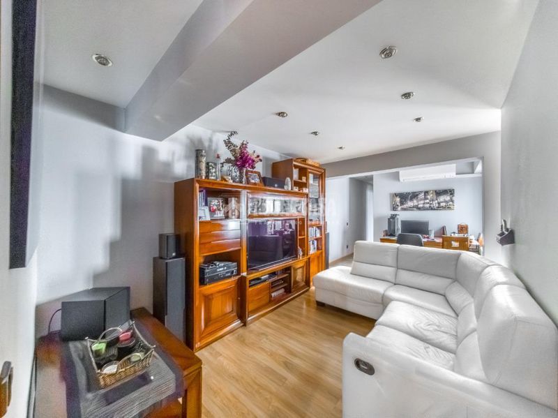 Foto ed318bfe-22c5-4709-acbf-eceaca8acffe. Pis amb calefacció a Berruguete Madrid