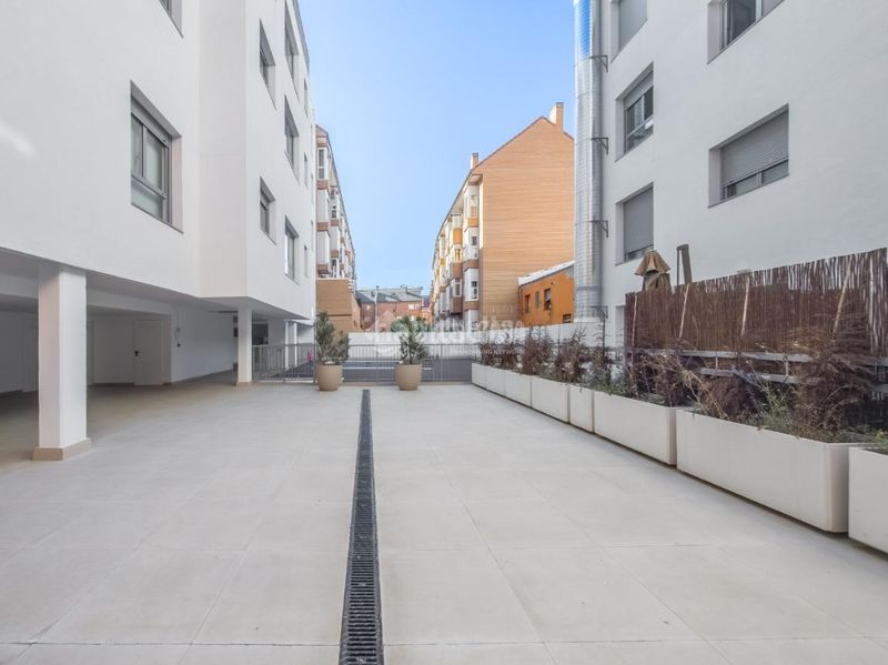 Foto fe98f8e9-841e-4087-9d41-778748853dfa. Pis amb calefacció piscina a Berruguete Madrid