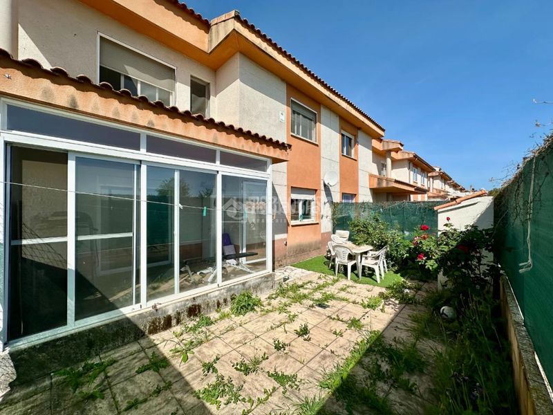 Foto 1fecf4ec-d154-4ea8-bf95-7e4b719b5bd1. Casa aparellada amb calefacció aparcament a Fontanar