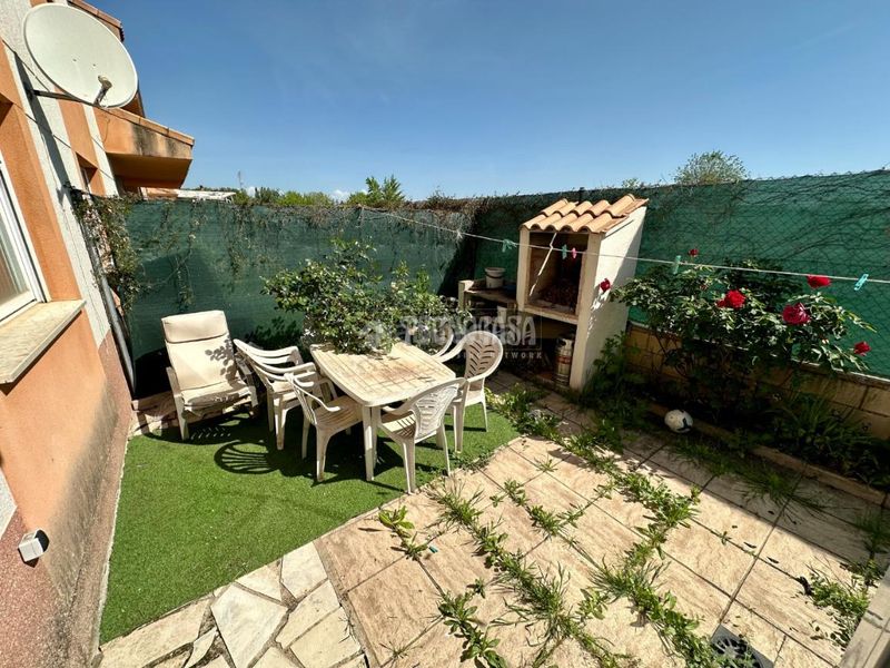 Foto 62af339a-6893-4177-bd9c-a9a70128042e. Casa aparellada amb calefacció aparcament a Fontanar