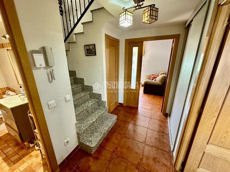 Foto 640a61bd-b100-47e7-988e-2c49198575d2. Casa aparellada amb calefacció aparcament a Fontanar