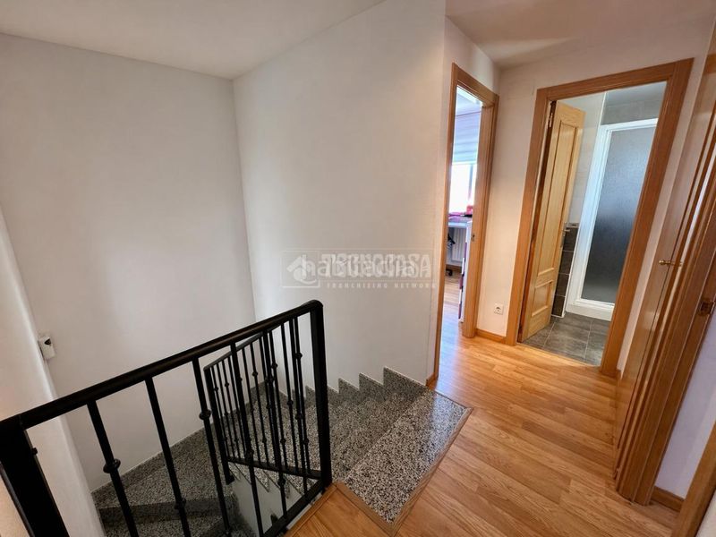 Foto 8993dc5e-b4f4-4084-98d8-19c6de00630c. Casa aparellada amb calefacció aparcament a Fontanar