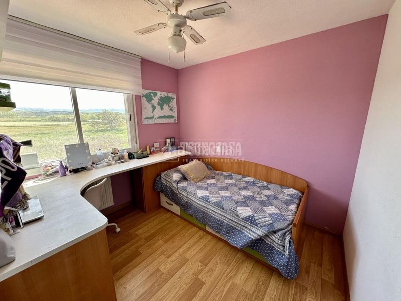 Foto c00d2200-2d86-4186-b115-b50e4becfd2c. Casa aparellada amb calefacció aparcament a Fontanar