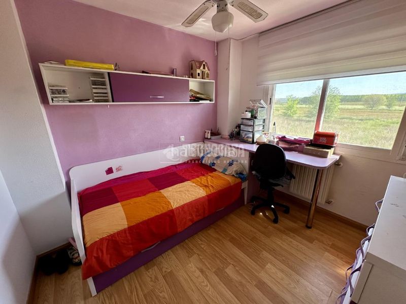 Foto eaf9b6d9-bd55-4d58-bc67-cc8ef30055b6. Casa aparellada amb calefacció aparcament a Fontanar