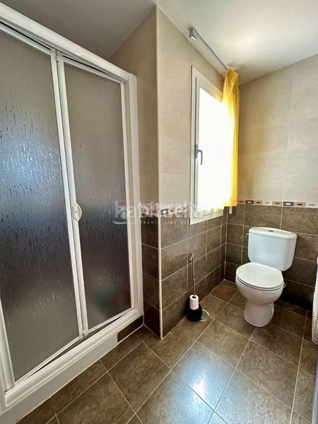 Foto f0427a3c-8023-4949-96a7-0f48957dfb27. Casa aparellada amb calefacció aparcament a Fontanar