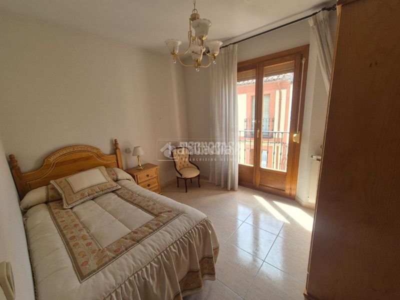 Foto 583a91c8-14c7-4e00-ac89-dcab9a604fcb. Pis amb calefacció aparcament a Sigüenza