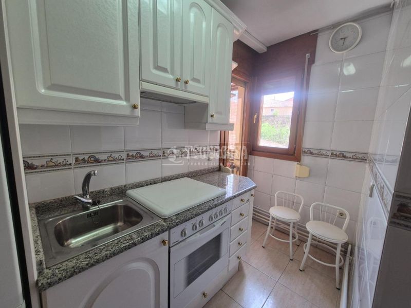 Foto 8f5ee1f0-35b4-4054-9aac-022880a7d141. Pis amb calefacció aparcament a Sigüenza