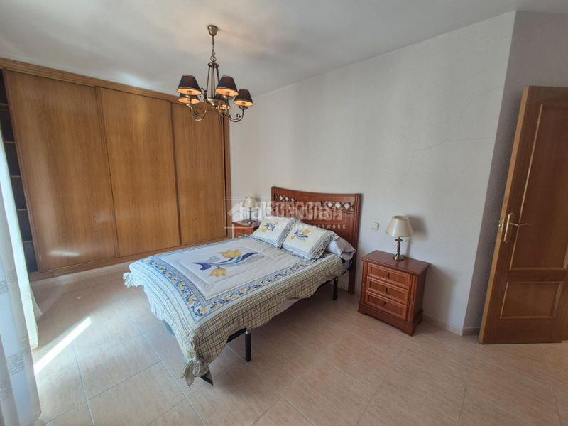 Foto bced5b02-8f45-43e9-9920-8b1c2d26a9f8. Pis amb calefacció aparcament a Sigüenza