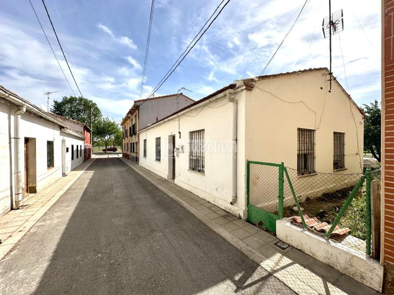 Foto 1ddc7f1c-013f-4418-a48c-cf5bba9d1ec0. Casa aparellada amb calefacció a Marchamalo