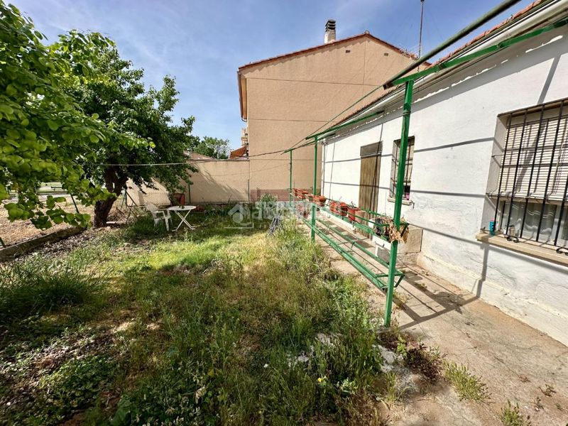 Foto 42b27e26-c350-4672-8153-bc7ecf0cf99c. Casa aparellada amb calefacció a Marchamalo