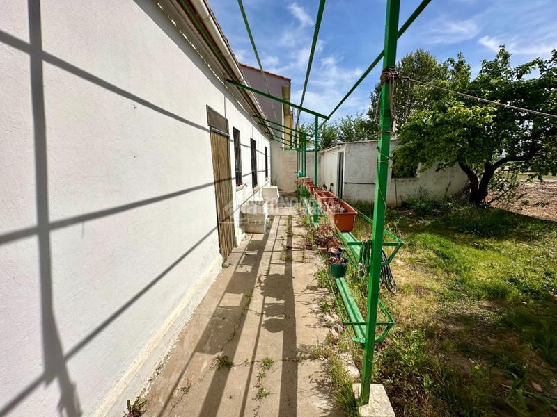 Foto 8a761f2a-7d66-429d-b157-bb66c34d0453. Casa aparellada amb calefacció a Marchamalo
