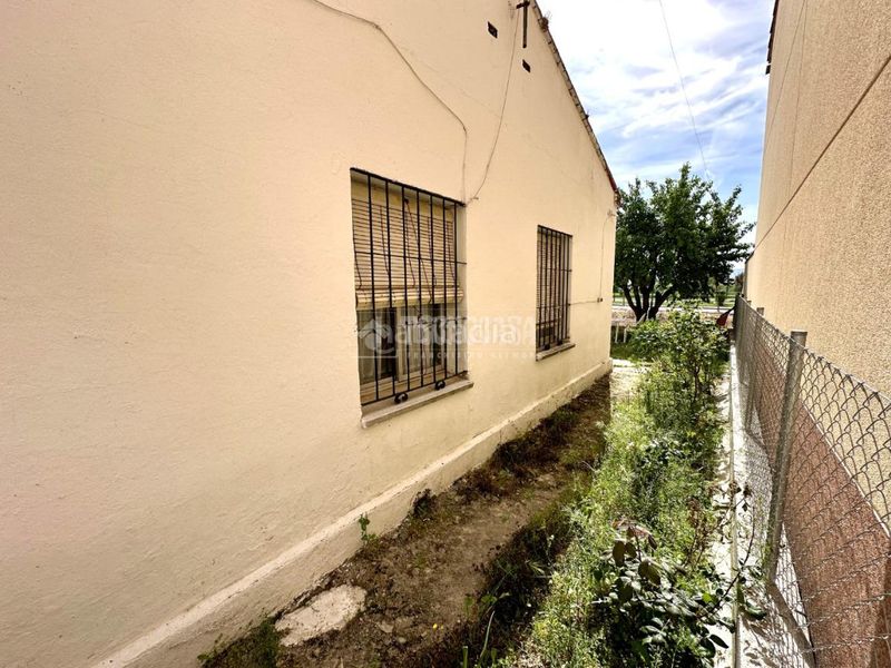 Foto eafc0f51-fae9-48a6-aa0b-5a9c237a8abe. Casa aparellada amb calefacció a Marchamalo