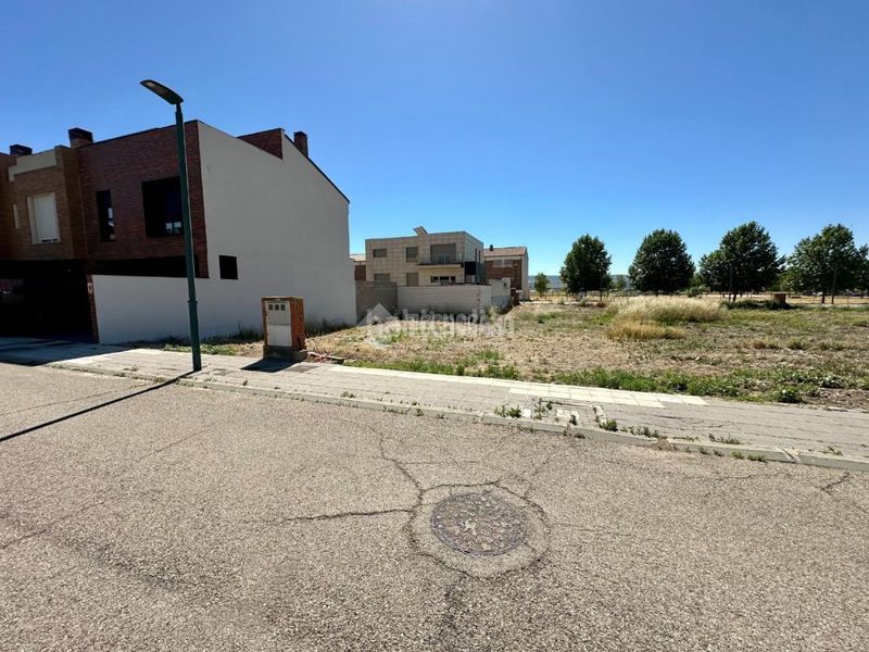 Foto 23a1dabb-cc8b-47e4-be6a-2e37d27b14b0. Terreny residencial a Marchamalo