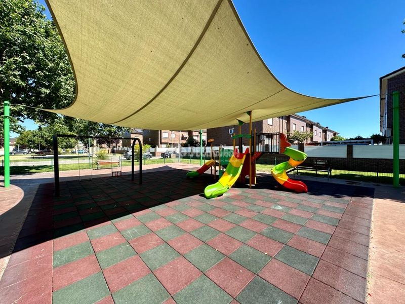 Foto d0fa03c4-7e5c-4acf-9a63-a5c0e13849d9. Terreny residencial a Marchamalo