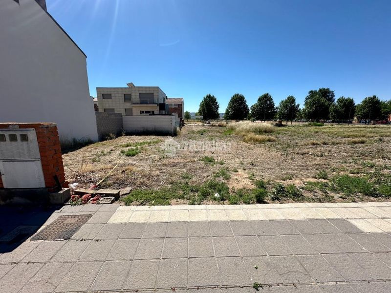 Foto f4f4068c-d60c-46ce-a016-32f40b02084d. Terreny residencial a Marchamalo