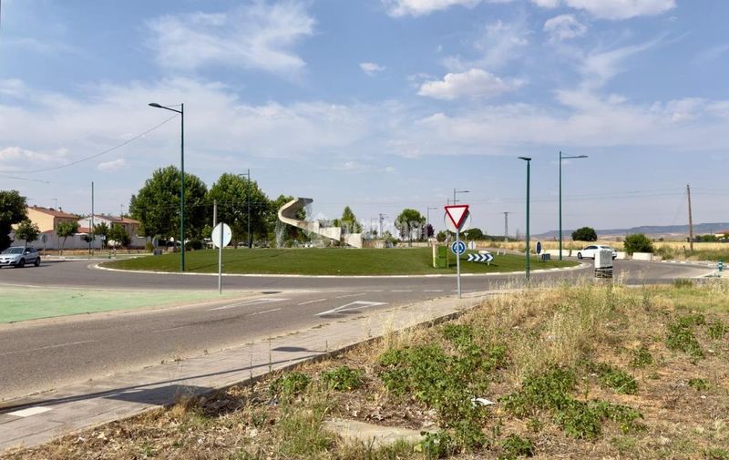 Foto d5f7902c-5a29-480e-8517-77722c670704. Terreny residencial a Marchamalo