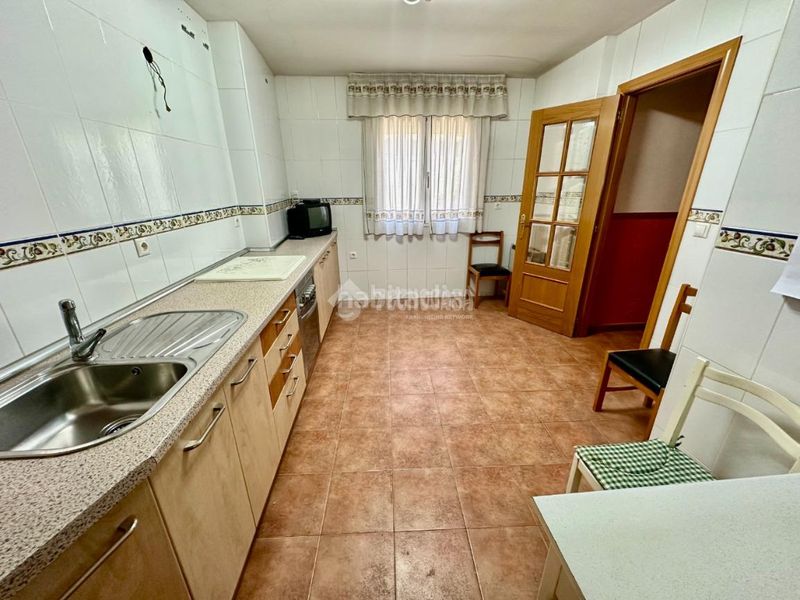 Foto a13665c1-623d-419f-b192-da30ae908ed5. Casa aparellada amb calefacció a Marchamalo