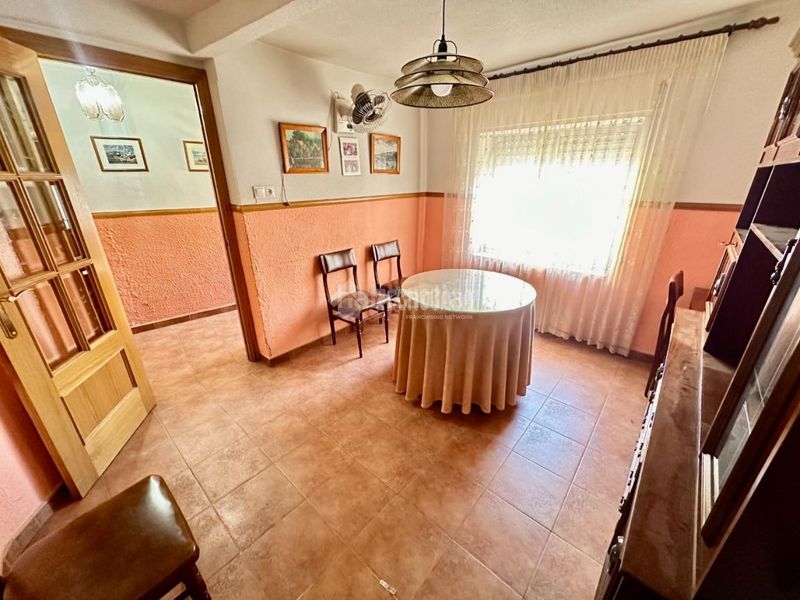 Foto b88a126f-2c87-4ce9-8710-b125ecf9c2d2. Casa aparellada amb calefacció a Marchamalo
