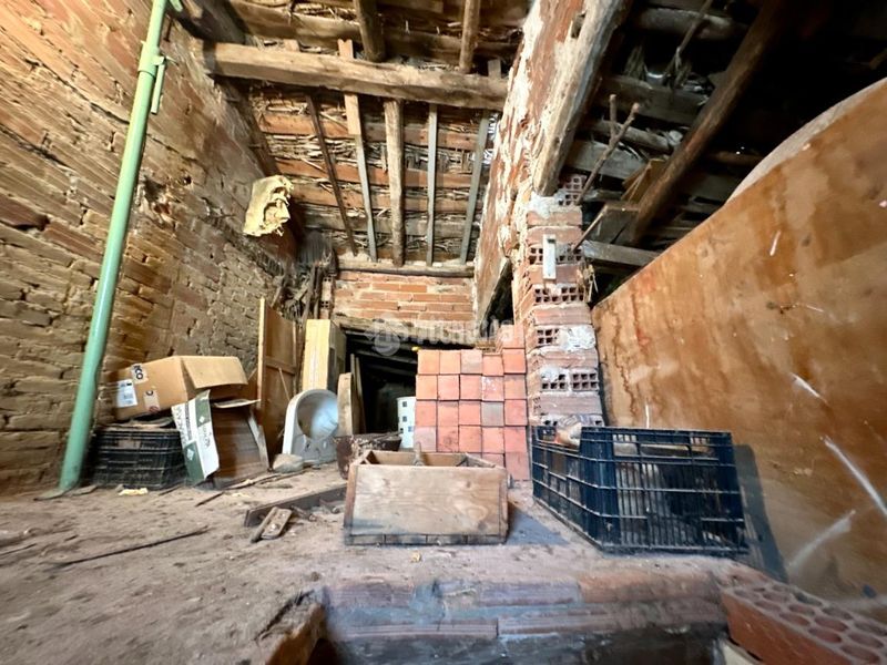 Foto b99e8ac8-2ec8-4a92-995c-d80b86672e00. Casa aparellada amb calefacció a Marchamalo