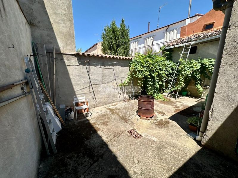 Foto da2a0cbd-40b9-4b2c-8a1f-443d0acc6b02. Casa aparellada amb calefacció a Marchamalo