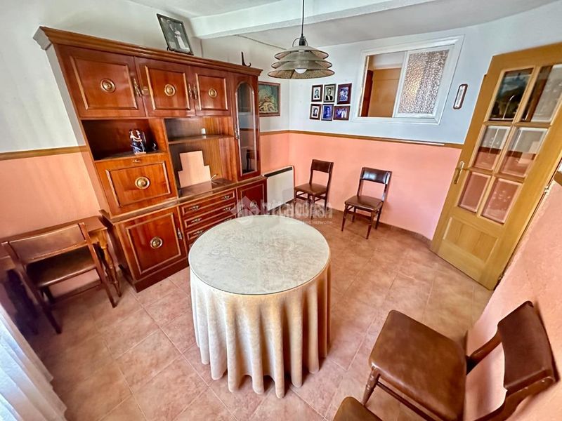 Foto f7e847ca-c254-4e96-8c91-8fdb19c9f48a. Casa aparellada amb calefacció a Marchamalo