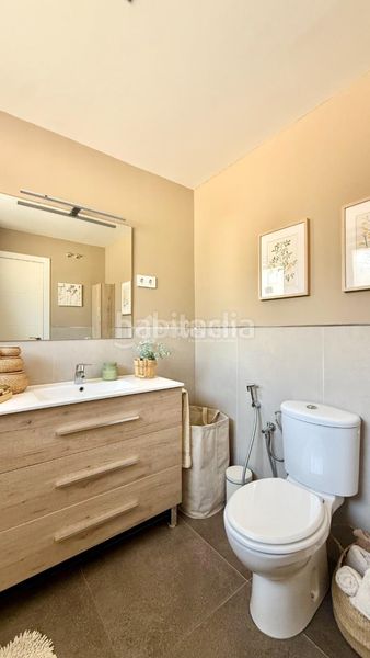 Foto 3a4170a3-ad15-4066-8c8b-6bb1384e20b2. Casa aparellada a Marchamalo