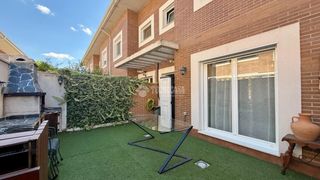 Towny house in Marchamalo. Casa en venta en marchamalo