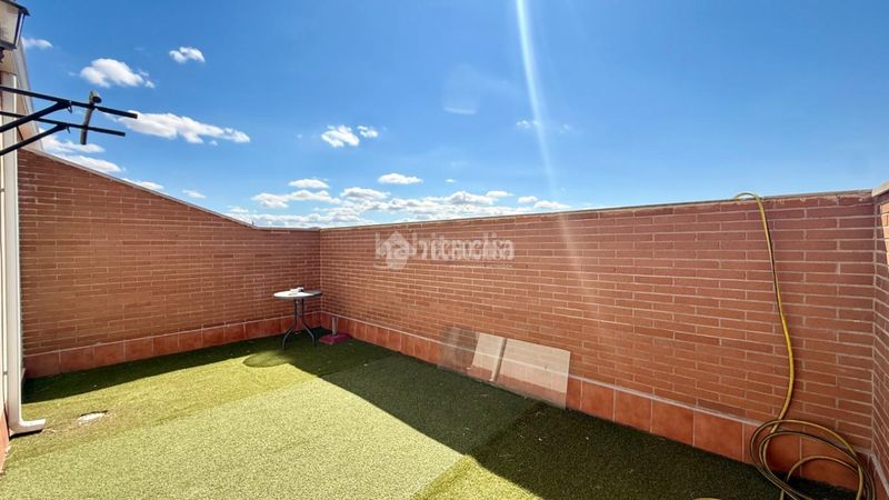 Foto 621f18cd-7680-41b2-b934-b5684e1d05b3. Casa aparellada a Marchamalo