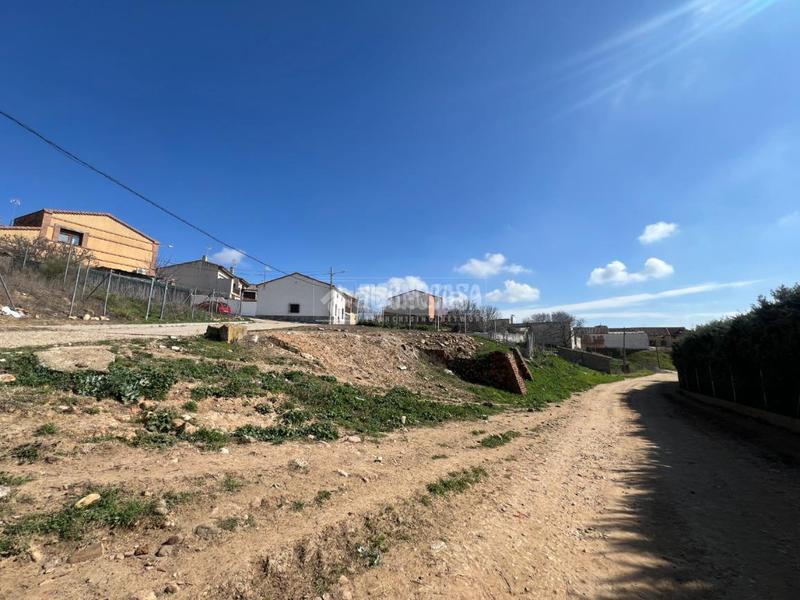 Foto d064ee1a-ee2e-424a-9fbe-bc42dba17495. Terreno residenziale in Usanos Guadalajara