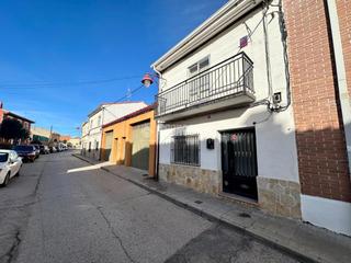 Maison jumelée à Marchamalo. Casa en venta en marchamalo
