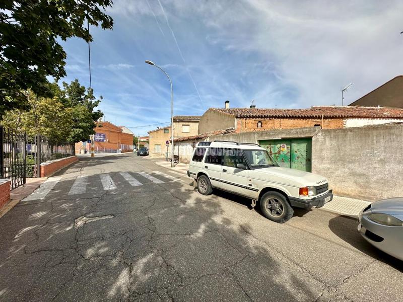 Foto 24489210-eeaa-4732-ae8e-ec13f666dc15. Casa aparellada amb aparcament a Marchamalo