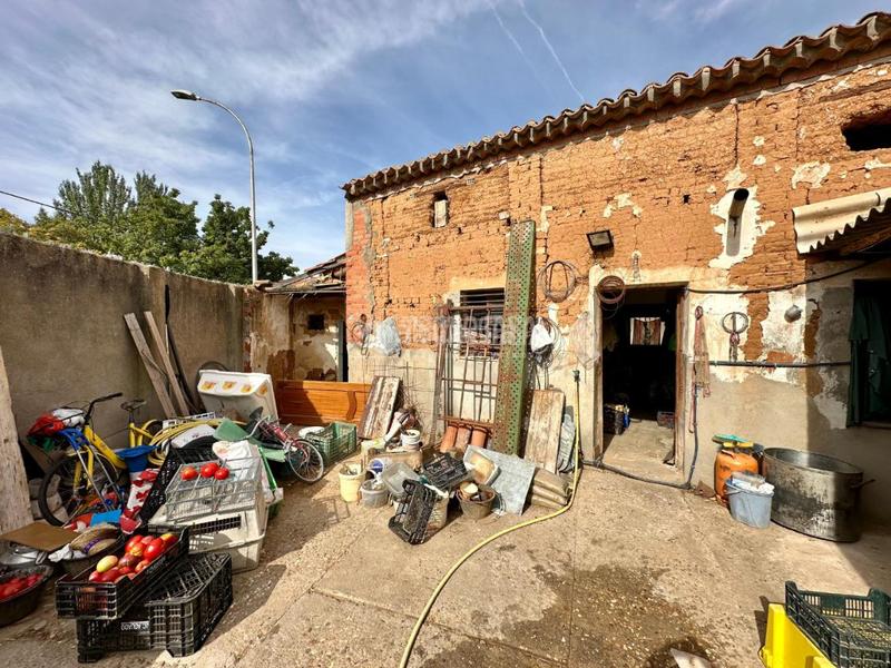 Foto 32bbc759-2acf-4e17-9de4-070f1d62ddf3. Casa aparellada amb aparcament a Marchamalo