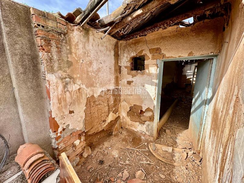 Foto 6cceb273-fc7a-419e-85b0-f2ff2d1bd648. Casa aparellada amb aparcament a Marchamalo