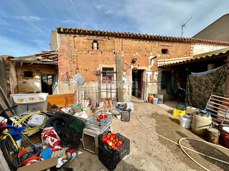 Foto 8c1892b6-5228-4c55-b1d0-c35f5368e899. Casa aparellada amb aparcament a Marchamalo