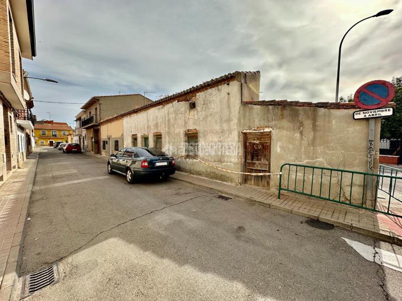 Foto 98a82b27-e67e-4439-aed2-1a9783f5132c. Casa aparellada amb aparcament a Marchamalo