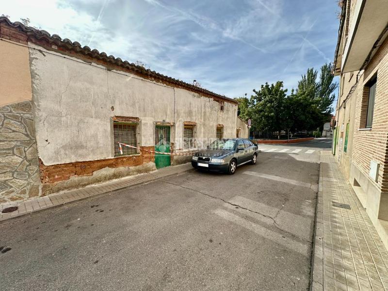 Foto be31f16e-ebc4-4f7f-a9d8-1af642524858. Casa aparellada amb aparcament a Marchamalo