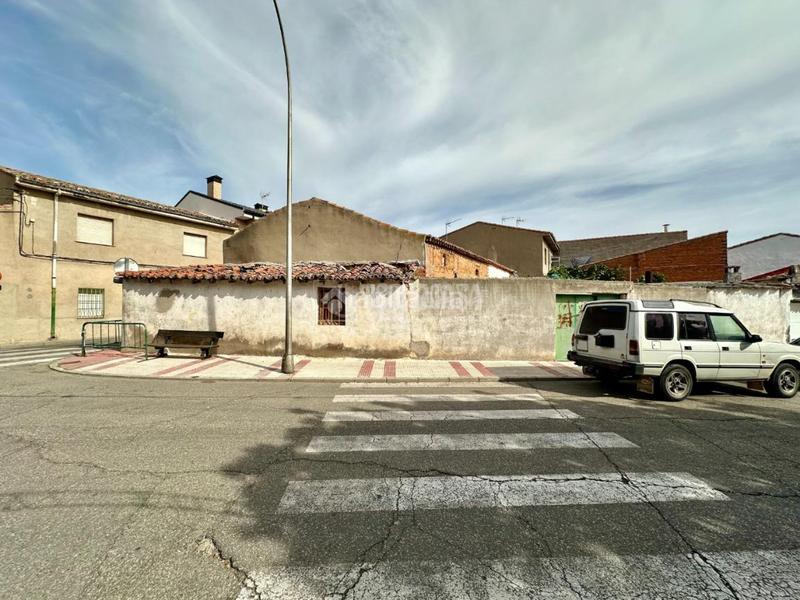 Foto db34a3b9-605e-4690-94a7-6b7719276987. Casa aparellada amb aparcament a Marchamalo