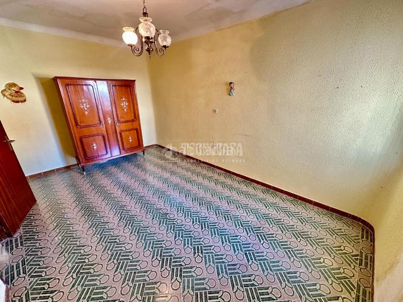 Foto 06b59867-6a78-4cde-b83e-36c4d68cb090. Casa pareada casa en venta en Marchamalo