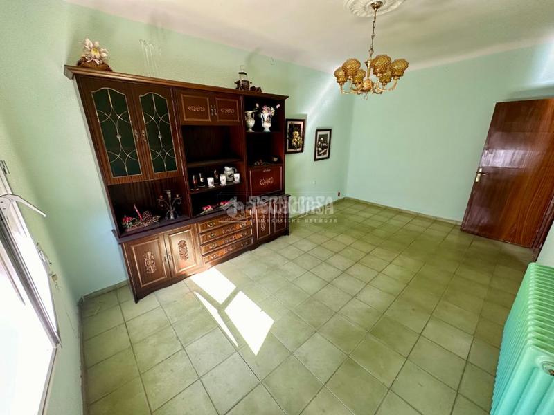 Foto 0c7a01c9-e508-4ccb-bcea-2d3a85246e31. Casa pareada casa en venta en Marchamalo