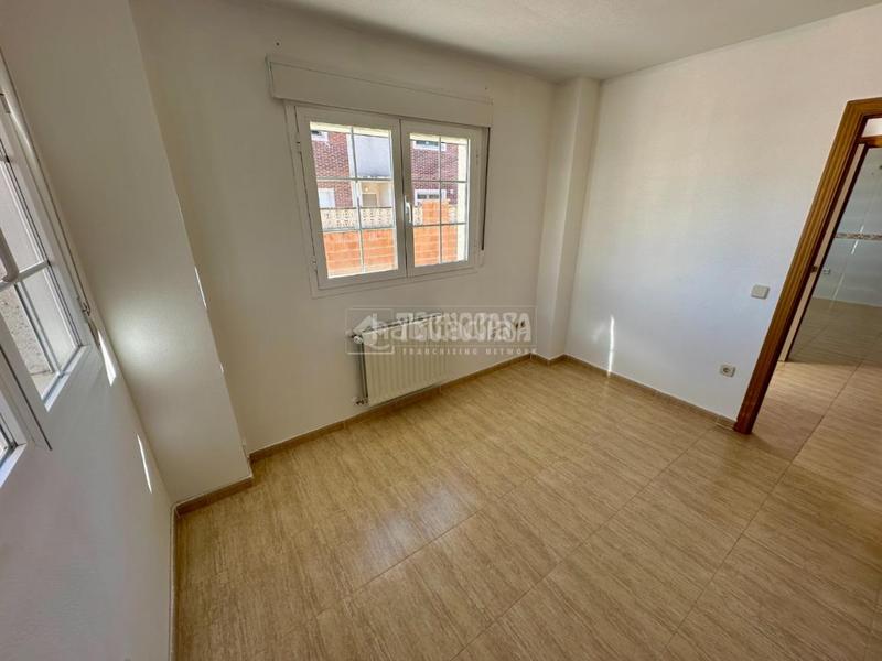 Foto 442e6a4e-35ce-4719-b802-1e9a9c1b22e8. Maison jumelée avec chauffage parking dans Fontanar