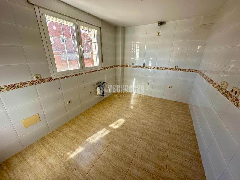 Foto 9c57f3cd-0814-4553-9b43-84de6363dc3f. Maison jumelée avec chauffage parking dans Fontanar