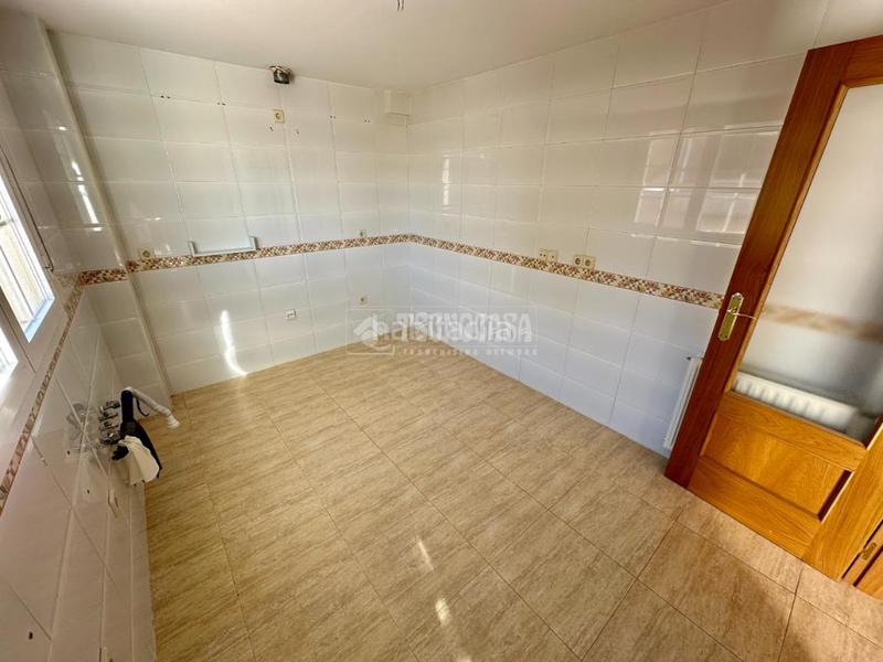 Foto c7edcfb9-f40b-4a06-b6cd-e1cdc71755f2. Maison jumelée avec chauffage parking dans Fontanar