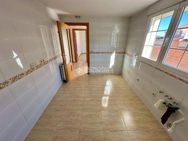 Foto e3266195-7d89-4ba9-94ca-738a64845b2d. Maison jumelée avec chauffage parking dans Fontanar